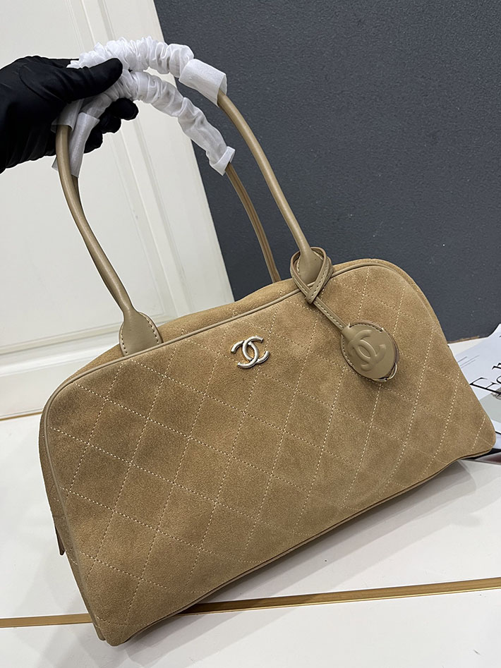 最高級シャネルスーパーコピー CHANEL 2026新作 ラージボウリングバッグ スエード ダークベージュ 2633286 シャネル バッグ 新作 2026 - 画像 (8)