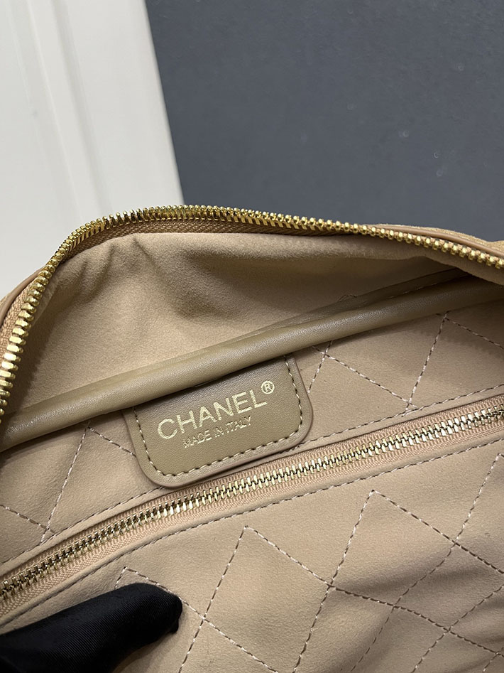 最高級シャネルスーパーコピー CHANEL 2026新作 ラージボウリングバッグ スエード ダークベージュ 2633286 シャネル バッグ 新作 2026 - 画像 (2)