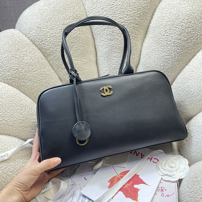 シャネル 新作バッグ 2026 CHANEL 2026年 新作 ラージ ボーリング バッグ ブラック AS6211-B23874-94305 シャネル ボーリング バッグ 新作 - 画像 (9)
