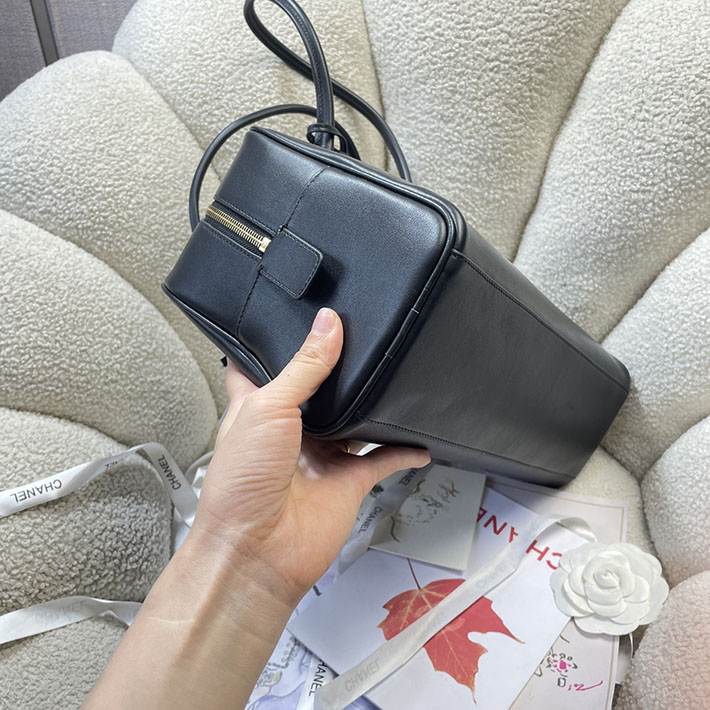 シャネル 新作バッグ 2026 CHANEL 2026年 新作 ラージ ボーリング バッグ ブラック AS6211-B23874-94305 シャネル ボーリング バッグ 新作 - 画像 (8)