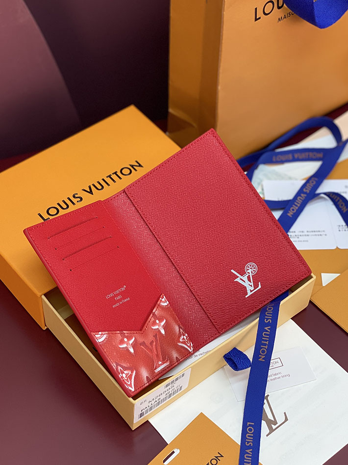 ルイヴィトン 販売店舗 lv パスポートカバー クーヴェルテュール・パスポール ルージュ・グルナディーヌ 2633304 ルイヴィトン カードケース レディース - 画像 (12)