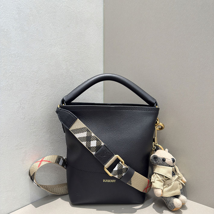 バーバリー バッグ アウトレット Burberry ミニ Bクリップ バケットバッグ ブラック 81235941 バーバリー TBバッグ - 画像 (8)