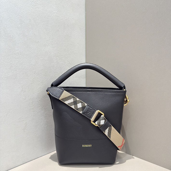 バーバリー バッグ アウトレット Burberry ミニ Bクリップ バケットバッグ ブラック 81235941 バーバリー TBバッグ - 画像 (7)