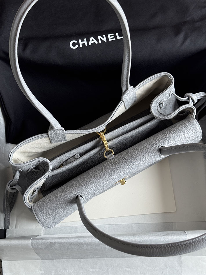 シャネル 新作バッグ 2026 CHANEL 2026年 新作 スモール ショッピング バッグ ライトブルー AS6288-B24248-N0195 シャネルバッグ 人気ランキング - 画像 (4)