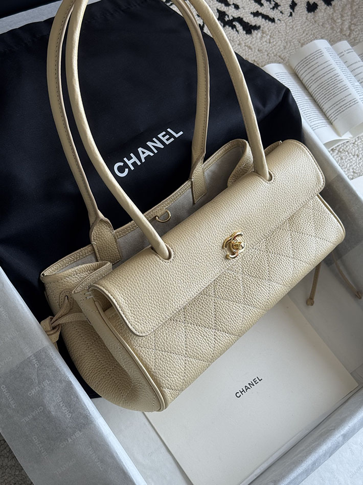 シャネル 新作バッグ 2026 CHANEL 2026年 新作 スモール ショッピング バッグ ベージュ AS6288-B24248-NZG75 シャネル バッグ 安い順 - 画像 (9)