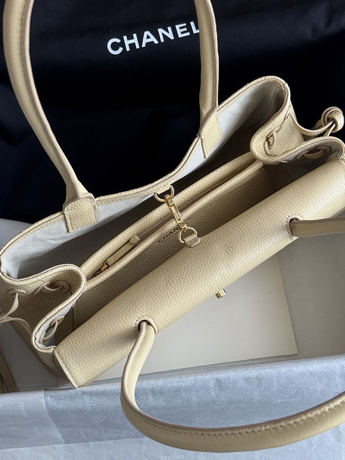 シャネル 新作バッグ 2026 CHANEL 2026年 新作 スモール ショッピング バッグ ベージュ AS6288-B24248-NZG75 シャネル バッグ 安い順 - 画像 (4)