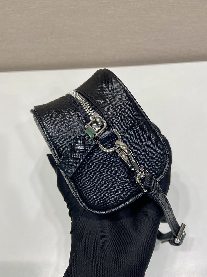 プラダ バッグ レディース 新作 PRADA Re-Nylon xサフィアーノレザー ネセセール ブラック 2NA045_PN9_F0002 プラダ ポーチ レディース - 画像 (6)