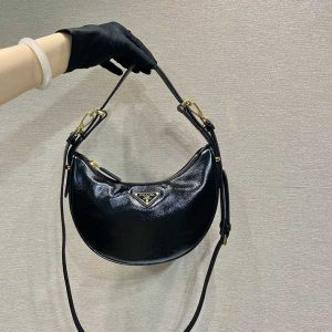プラダ バッグ 新作