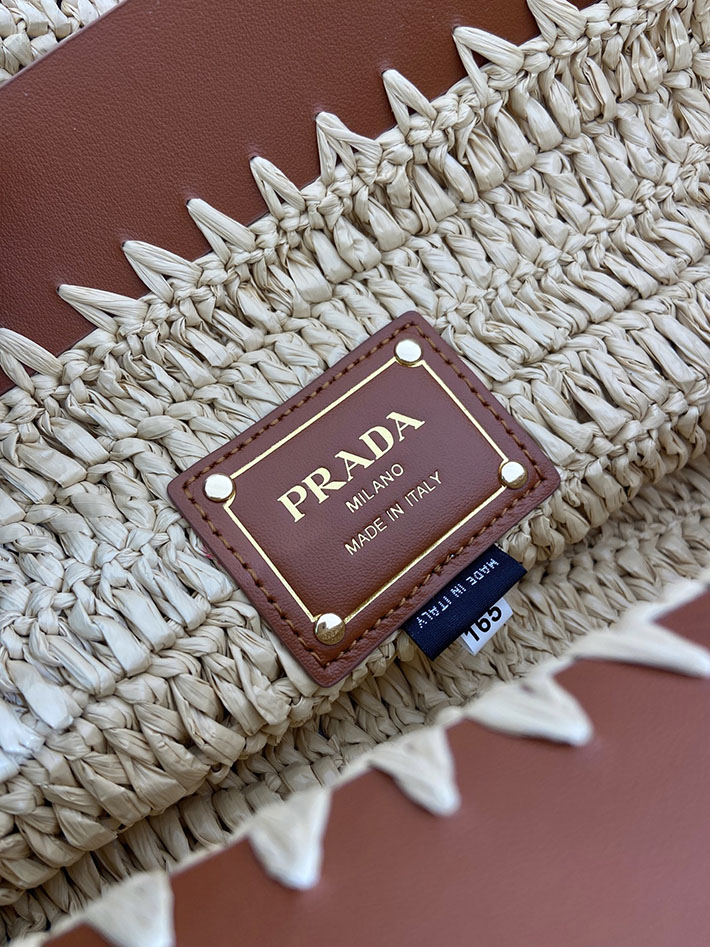 プラダ バッグ レディース 新作 PRADA スモール クロシェxレザー トートバッグ ナチュラル 1BG500_2M2Q_F02S9 プラダ トートバッグ レディース - 画像 (2)