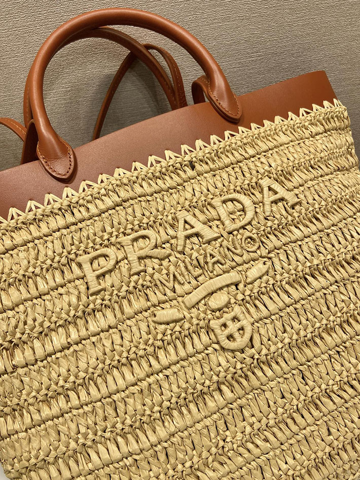 プラダ バッグ レディース 新作 PRADA ミディアム クロシェxレザー トートバッグ ナチュラル 1BG499_2M2Q_F02S9 プラダ トート バッグ 公式 - 画像 (4)