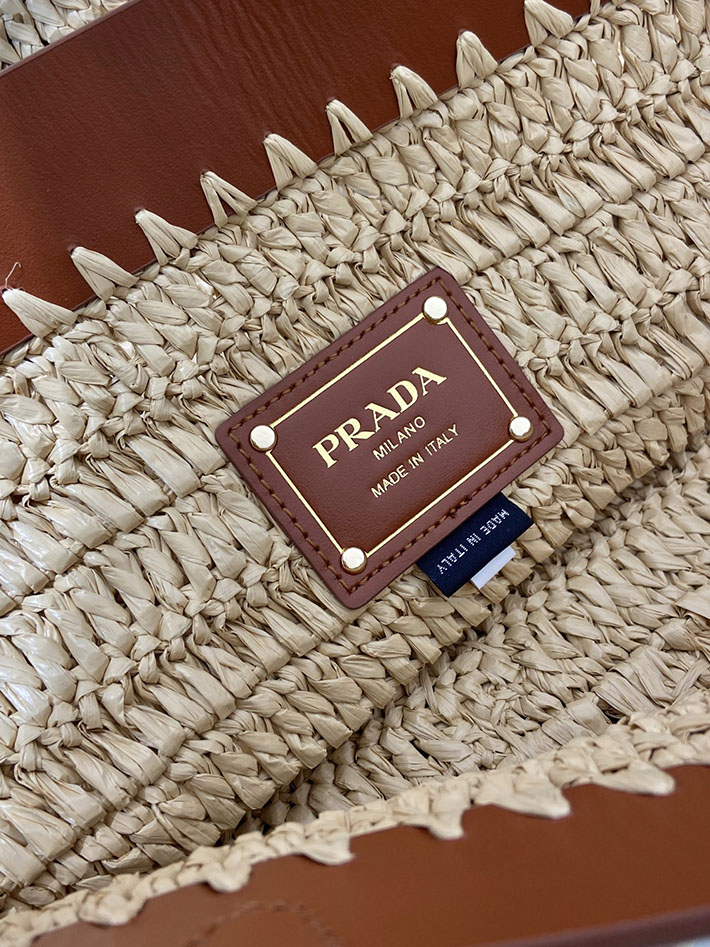 プラダ バッグ レディース 新作 PRADA ミディアム クロシェxレザー トートバッグ ナチュラル 1BG499_2M2Q_F02S9 プラダ トート バッグ 公式 - 画像 (2)