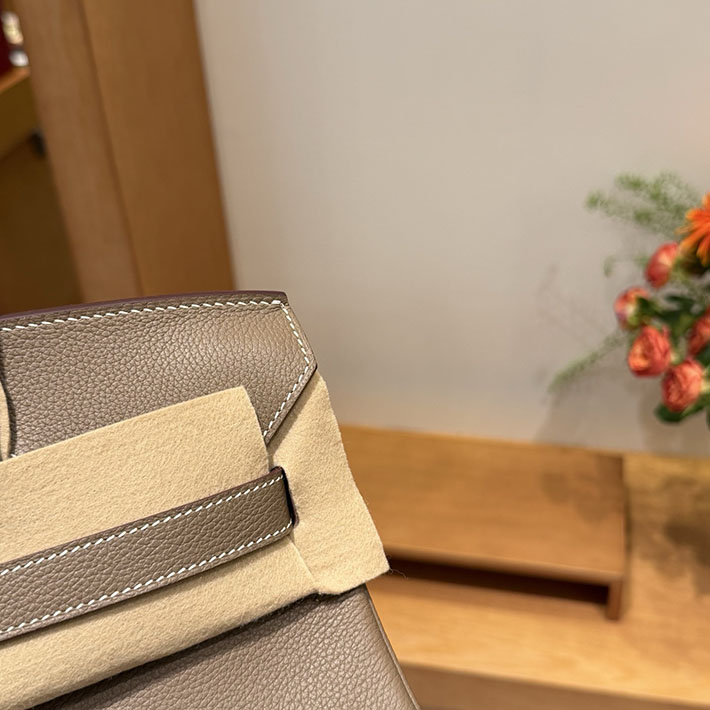ショルダーバーキン29の定価 HERMES バーキンショルダーライト 29 エトゥープ エバーカラー ゴールド金具 H085236CC18 エルメス バッグ 新作 - 画像 (7)