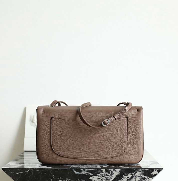 シャネル 新作バッグ 2026 CHANEL 2026年 新作 マキシ ハンドバッグ ブラウン AS6231-B24008-U8391 シャネル バッグ 新作 - 画像 (8)