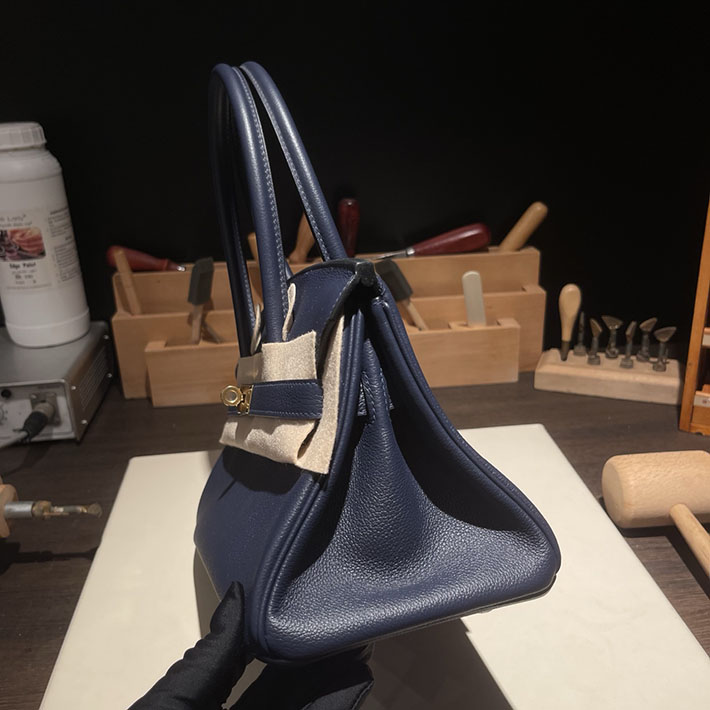 ショルダーバーキン29の定価 HERMES バーキンショルダーライト 29 ブルーサフィール エバーカラー ゴールド金具 H085236CC73 バーキン ショルダー ライト - 画像 (6)