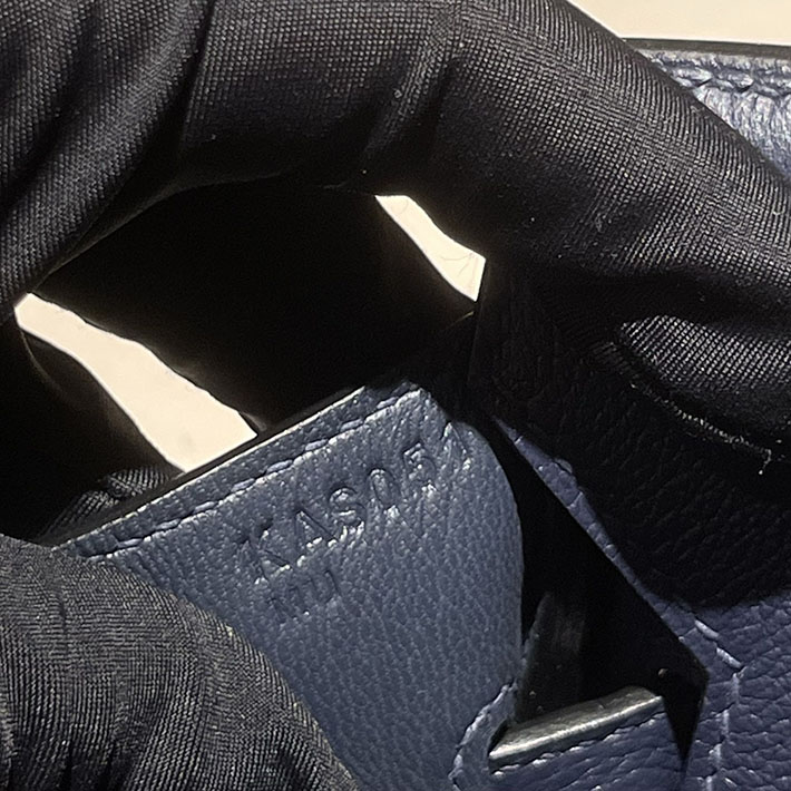ショルダーバーキン29の定価 HERMES バーキンショルダーライト 29 ブルーサフィール エバーカラー ゴールド金具 H085236CC73 バーキン ショルダー ライト - 画像 (3)