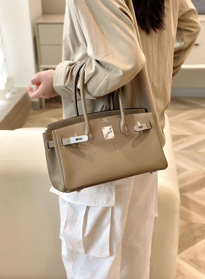 ショルダーバーキン29の定価 HERMES バーキンショルダーライト 29 エトゥープ スイフト シルバー金具 H085237CK18 エルメス バッグ人気ランキング - 画像 (14)
