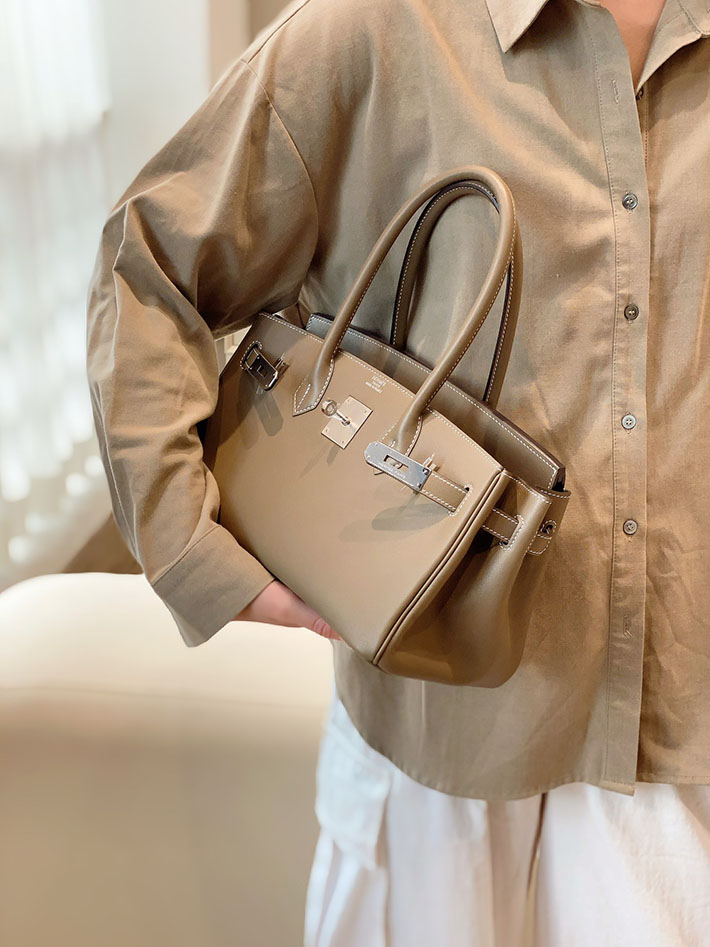 ショルダーバーキン29の定価 HERMES バーキンショルダーライト 29 エトゥープ スイフト シルバー金具 H085237CK18 エルメス バッグ人気ランキング - 画像 (12)