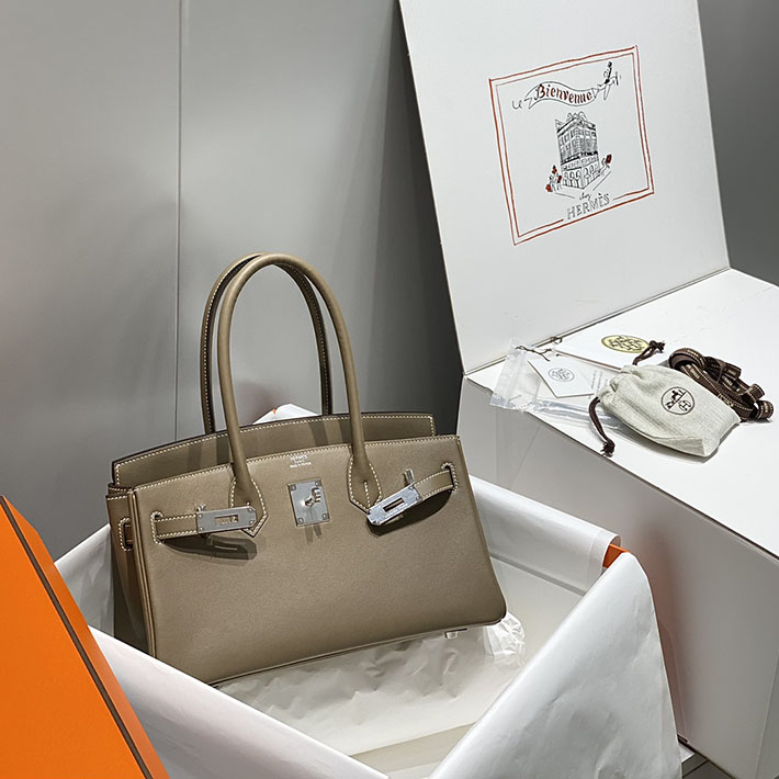 ショルダーバーキン29の定価 HERMES バーキンショルダーライト 29 エトゥープ スイフト シルバー金具 H085237CK18 エルメス バッグ人気ランキング - 画像 (10)