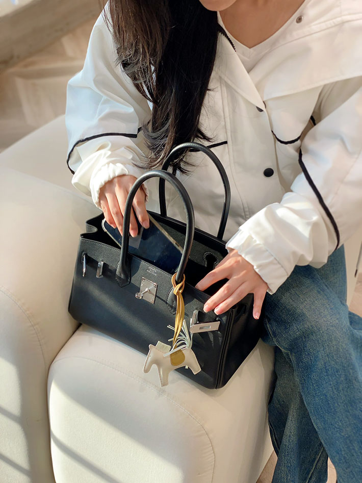 ショルダーバーキン29の定価 HERMES バーキンショルダーライト 29 ブラック スイフト シルバー金具 H085237CK89 shoulder birkin 29 - 画像 (15)