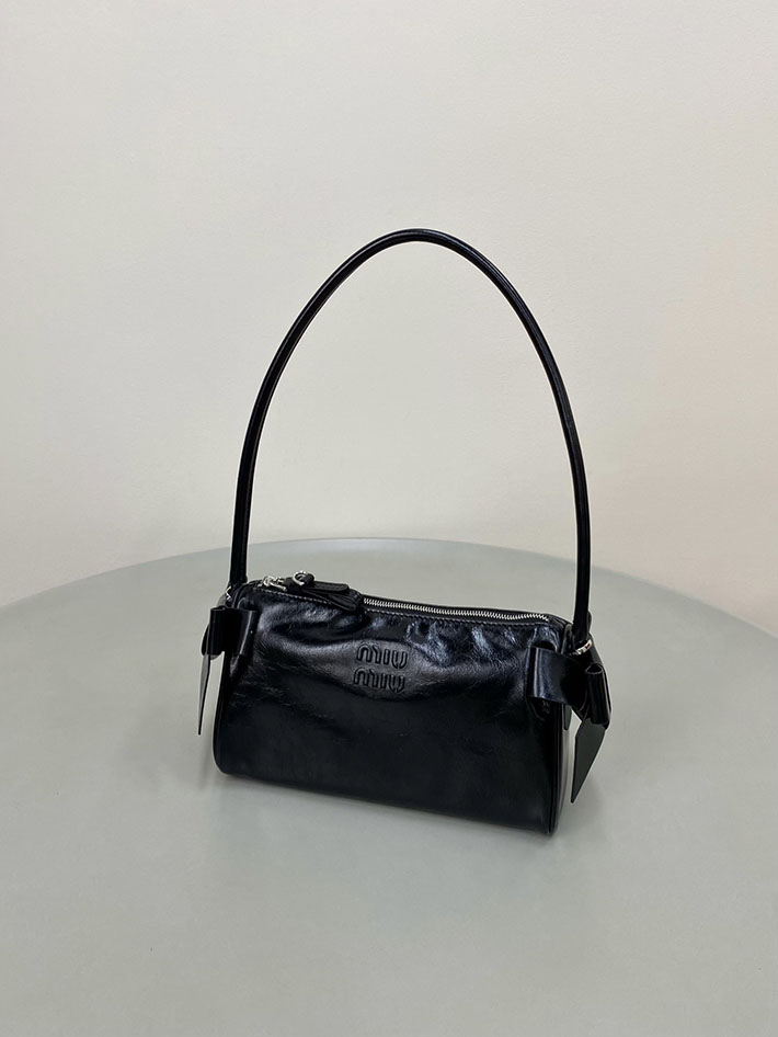 最高級MiuMiuスーパーコピー ミュウミュウ シャイニーレザー ポーチ ブラック 5NE029_2A44_F0002 ミュウミュウ バッグ アウトレット - 画像 (9)
