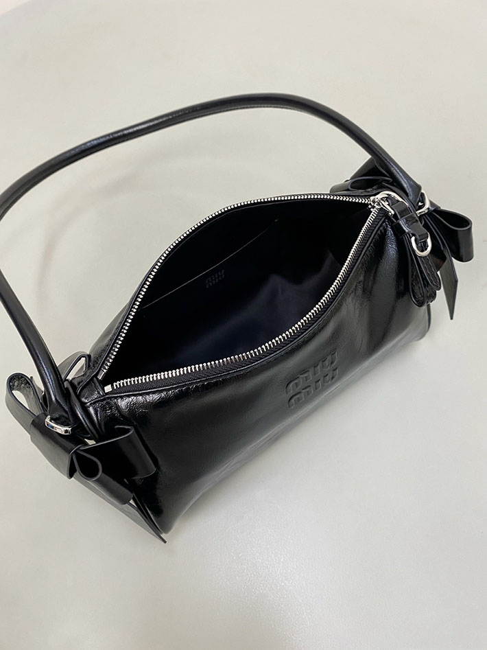 最高級MiuMiuスーパーコピー ミュウミュウ シャイニーレザー ポーチ ブラック 5NE029_2A44_F0002 ミュウミュウ バッグ アウトレット - 画像 (3)