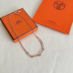 シェーヌダンクル ネックレス 定価