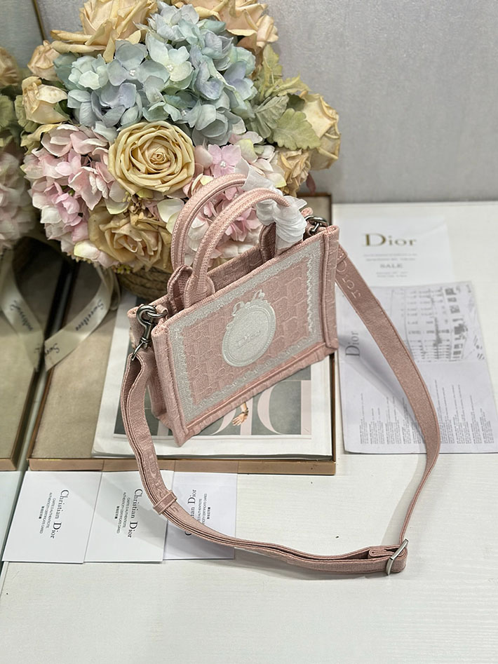 最高級ディオールスーパーコピー Dior Book Tote ストラップ付きバッグ ミニ ピンク S5584PEHS_M19I ディオール トートバッグ ミニ - 画像 (8)