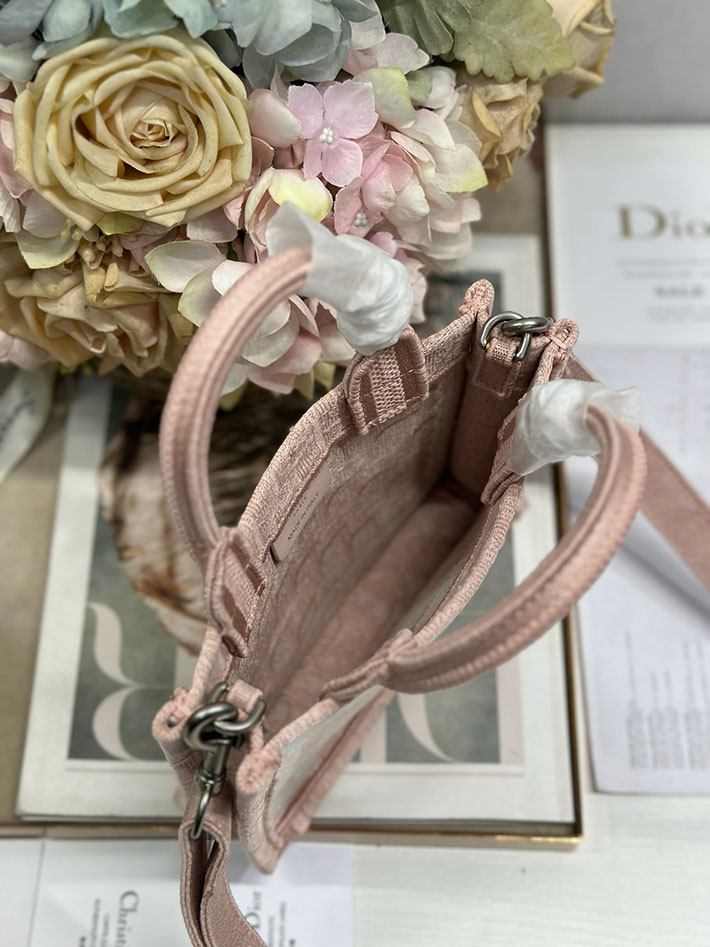 最高級ディオールスーパーコピー Dior Book Tote ストラップ付きバッグ ミニ ピンク S5584PEHS_M19I ディオール トートバッグ ミニ - 画像 (5)