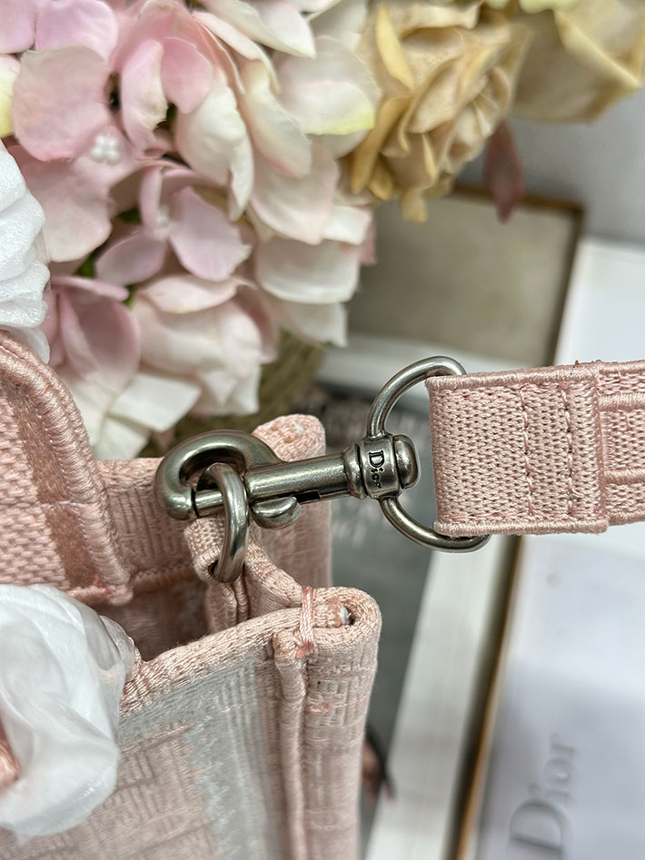 最高級ディオールスーパーコピー Dior Book Tote ストラップ付きバッグ ミニ ピンク S5584PEHS_M19I ディオール トートバッグ ミニ - 画像 (3)