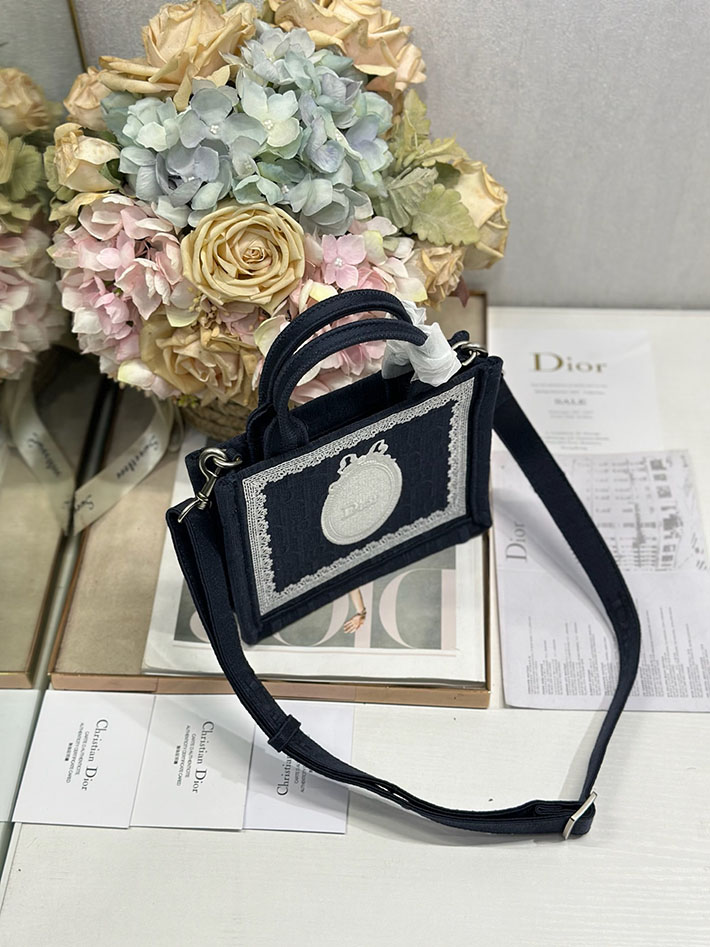 最高級ディオールスーパーコピー Dior Book Tote ストラップ付きバッグ ミニ ネイビー S5584PEHS_M928 ディオール トートバッグ 人気 - 画像 (8)