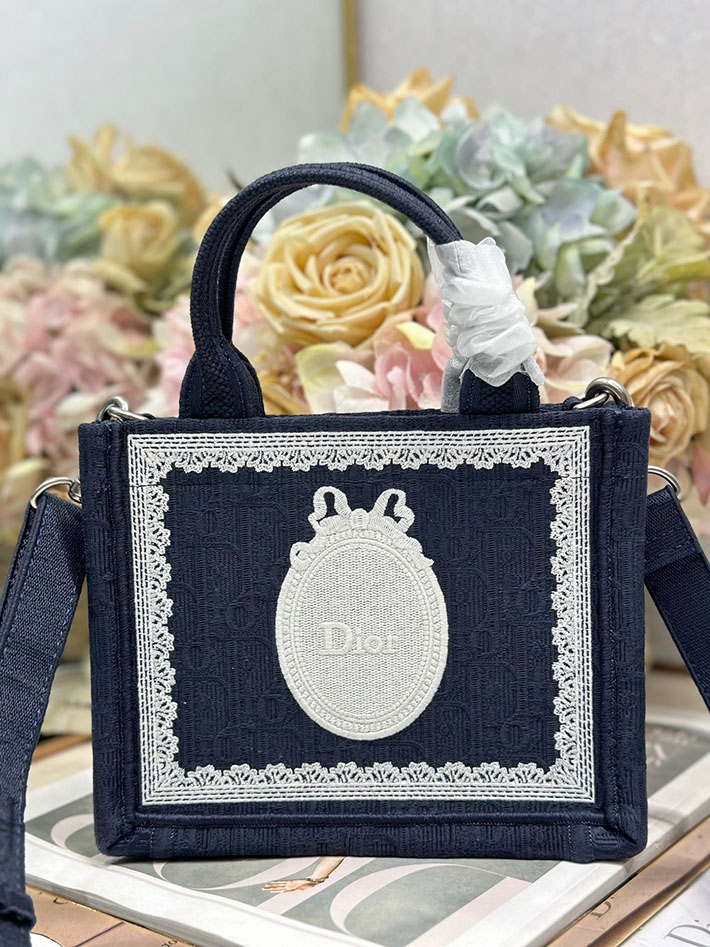 最高級ディオールスーパーコピー Dior Book Tote ストラップ付きバッグ ミニ ネイビー S5584PEHS_M928 ディオール トートバッグ 人気 - 画像 (7)
