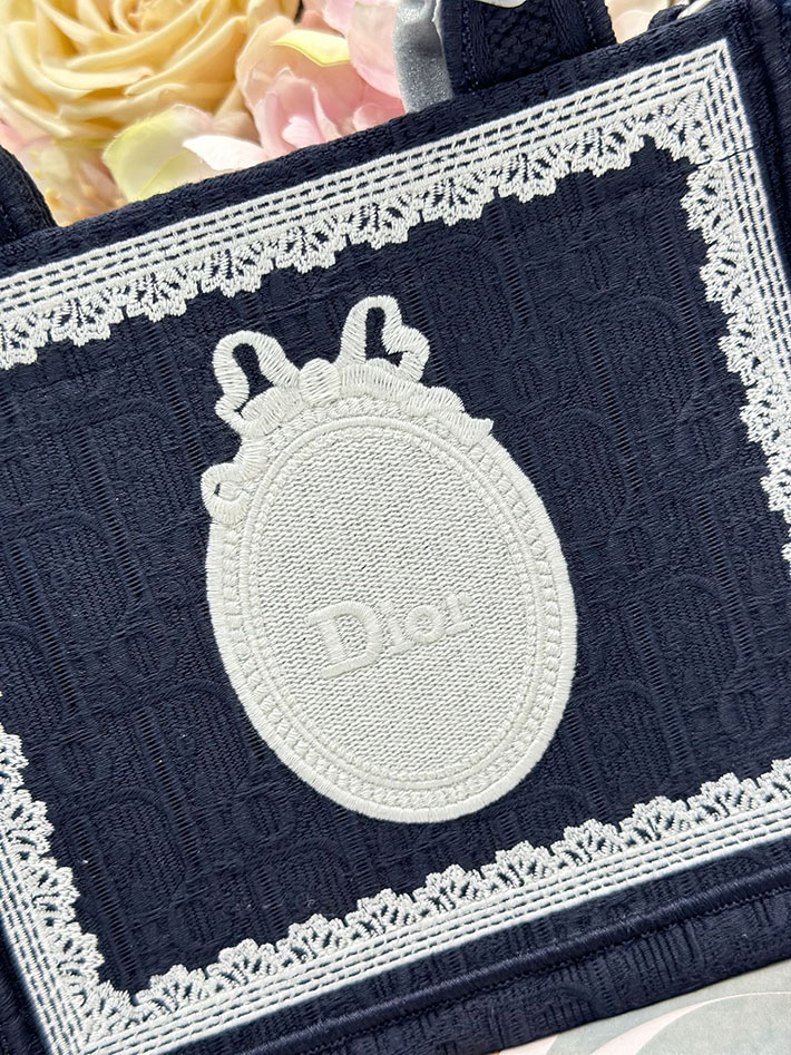 最高級ディオールスーパーコピー Dior Book Tote ストラップ付きバッグ ミニ ネイビー S5584PEHS_M928 ディオール トートバッグ 人気 - 画像 (6)