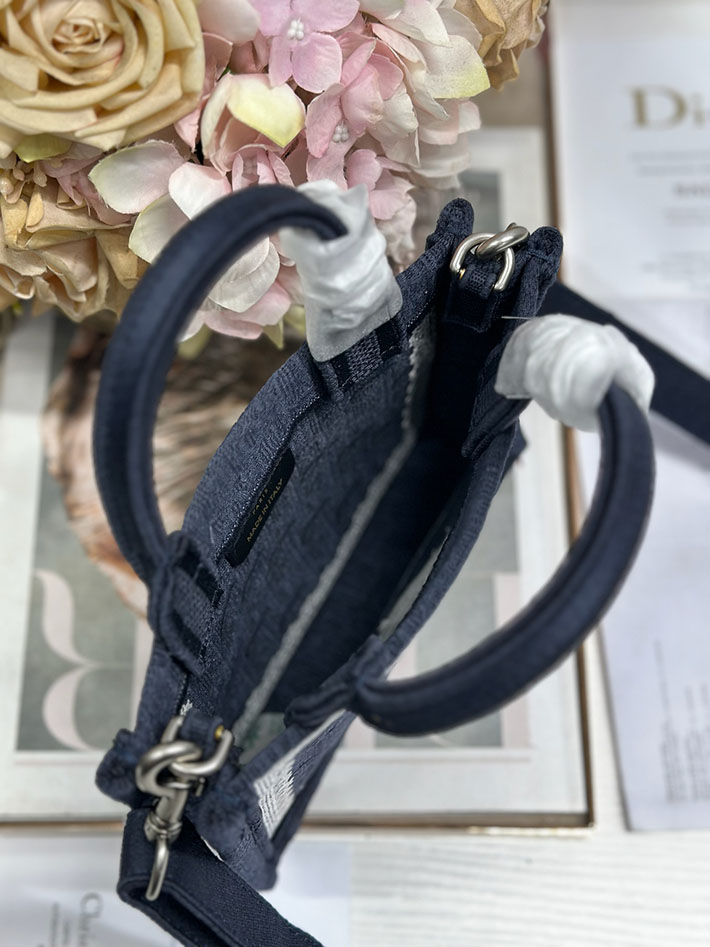 最高級ディオールスーパーコピー Dior Book Tote ストラップ付きバッグ ミニ ネイビー S5584PEHS_M928 ディオール トートバッグ 人気 - 画像 (5)