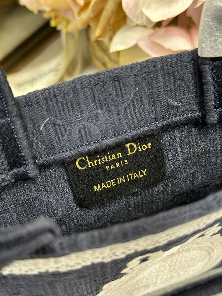 最高級ディオールスーパーコピー Dior Book Tote ストラップ付きバッグ ミニ ネイビー S5584PEHS_M928 ディオール トートバッグ 人気 - 画像 (4)