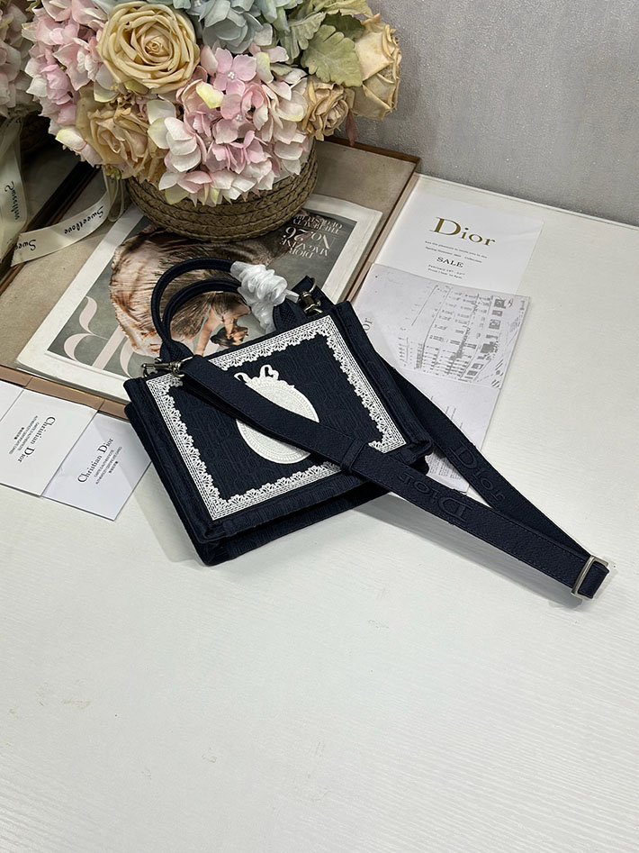 最高級ディオールスーパーコピー Dior Book Tote ストラップ付きバッグ ミニ ネイビー S5584PEHS_M928 ディオール トートバッグ 人気 - 画像 (2)