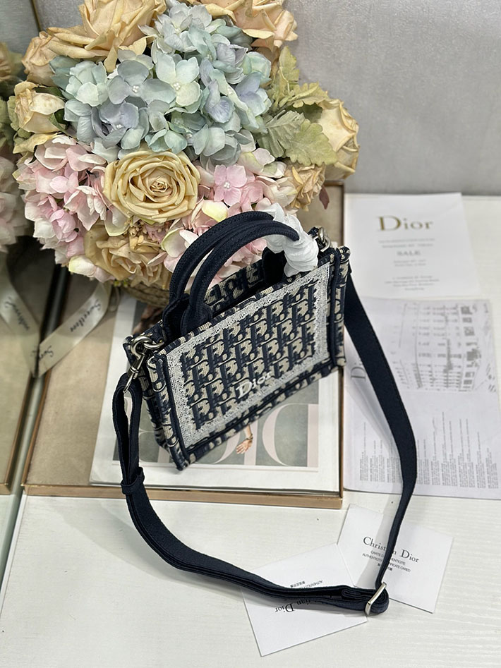 最高級ディオールスーパーコピー Dior Book Tote ストラップ付きバッグ ミニ ネイビー S5584PEHT_M928 ディオール トートバッグ レディース - 画像 (8)