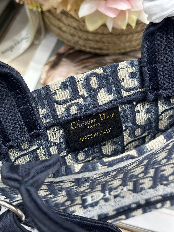 最高級ディオールスーパーコピー Dior Book Tote ストラップ付きバッグ ミニ ネイビー S5584PEHT_M928 ディオール トートバッグ レディース - 画像 (3)