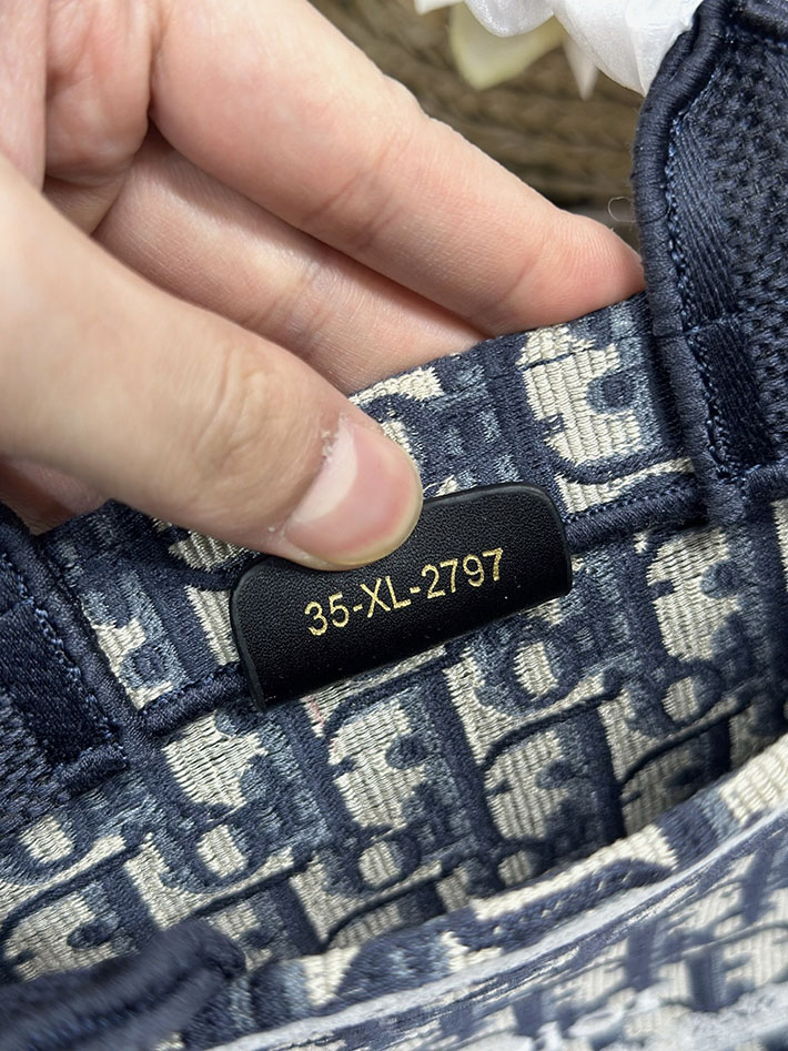 最高級ディオールスーパーコピー Dior Book Tote ストラップ付きバッグ ミニ ネイビー S5584PEHT_M928 ディオール トートバッグ レディース - 画像 (2)