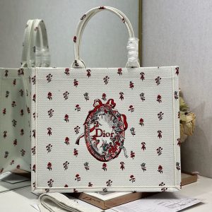 ディオール トートバッグ 値段