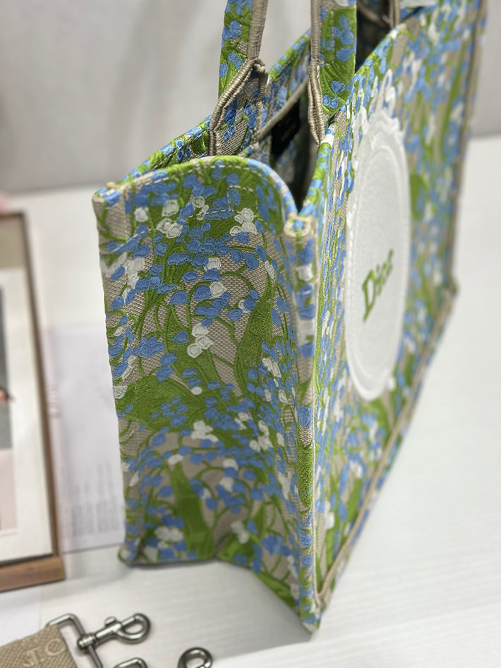 最高級ディオールスーパーコピー Dior Book Tote ストラップ付きバッグ ミディアム カーキ M1354PEQR_M20E Dior トート バッグ ラージ - 画像 (8)