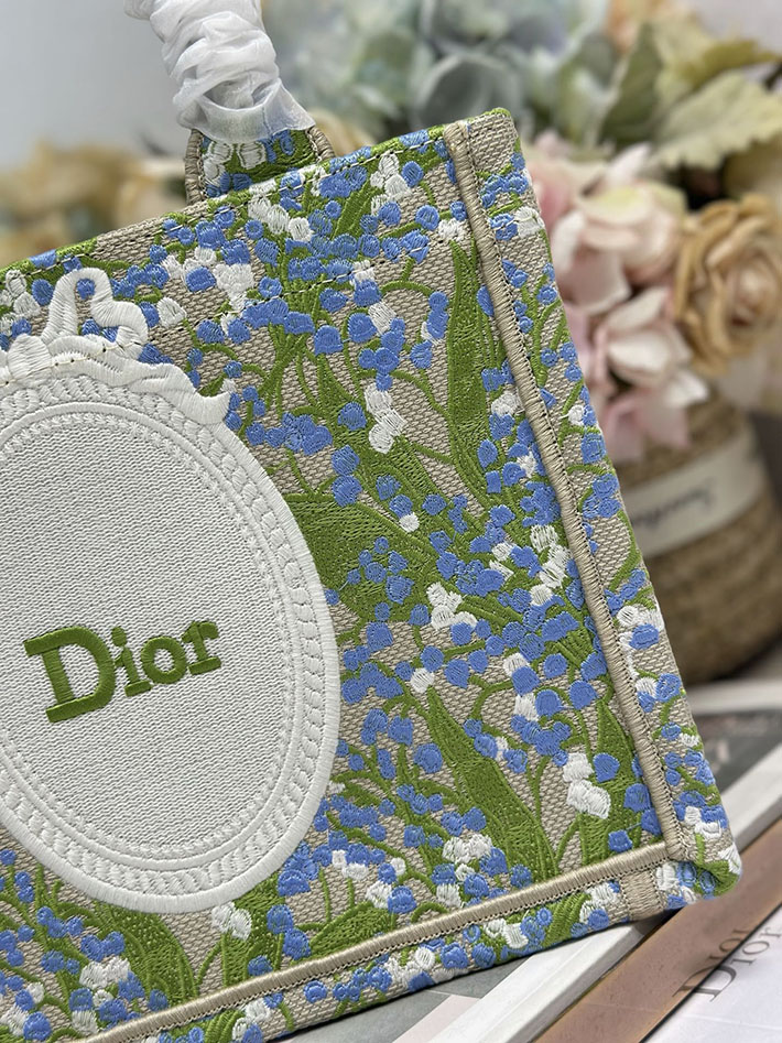 最高級ディオールスーパーコピー Dior Book Tote ストラップ付きバッグ スモール カーキ M1404PEQR_M20E ディオール トートバッグ 人気 - 画像 (6)