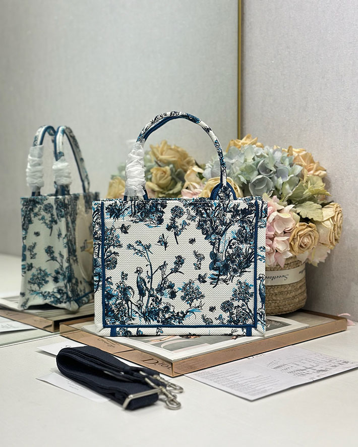 最高級ディオールスーパーコピー Dior Book Tote ストラップ付きバッグ スモール ホワイト ネイビー 2633389 DIOR トートバッグ 偽物 - 画像 (9)
