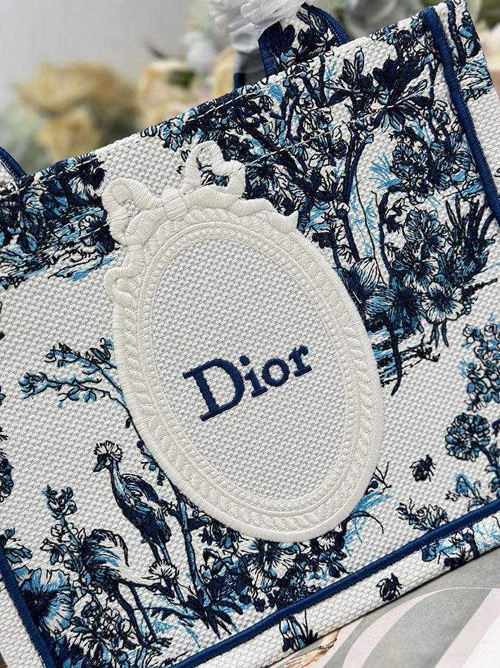 最高級ディオールスーパーコピー Dior Book Tote ストラップ付きバッグ スモール ホワイト ネイビー 2633389 DIOR トートバッグ 偽物 - 画像 (7)