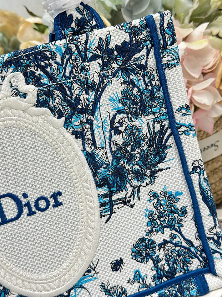 最高級ディオールスーパーコピー Dior Book Tote ストラップ付きバッグ スモール ホワイト ネイビー 2633389 DIOR トートバッグ 偽物 - 画像 (6)