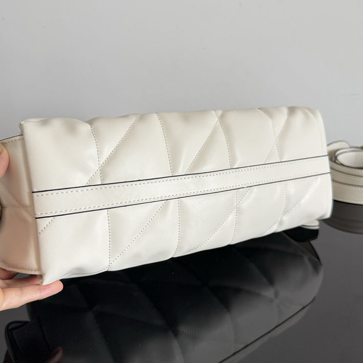 コーチ バッグ アウトレット COACH ポケットジュリエットバッグ30・キルティング チョーク CDZ71 IMCHK レディース コーチ バッグ - 画像 (7)