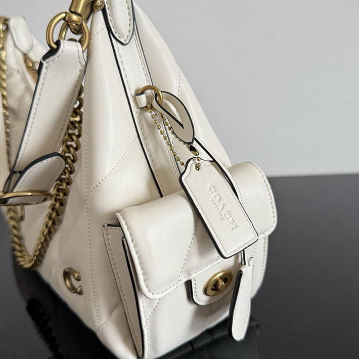 コーチ バッグ アウトレット COACH ポケットジュリエットバッグ30・キルティング チョーク CDZ71 IMCHK レディース コーチ バッグ - 画像 (4)