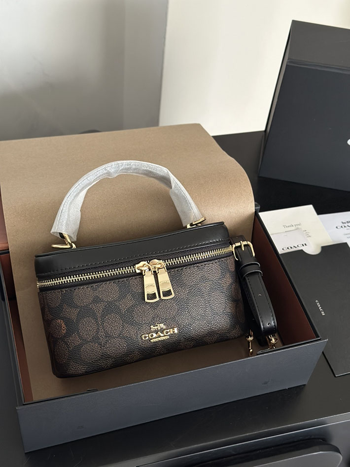 コーチ バッグ アウトレット COACH レイナー クロスボディ バッグ 18・シグネチャー キャンバス チャコール/ブラック 2633398 コーチ 化粧ポーチ 人気 - 画像 (9)