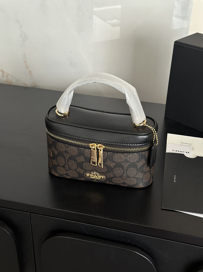 コーチ バッグ アウトレット COACH レイナー クロスボディ バッグ 18・シグネチャー キャンバス チャコール/ブラック 2633398 コーチ 化粧ポーチ 人気 - 画像 (7)
