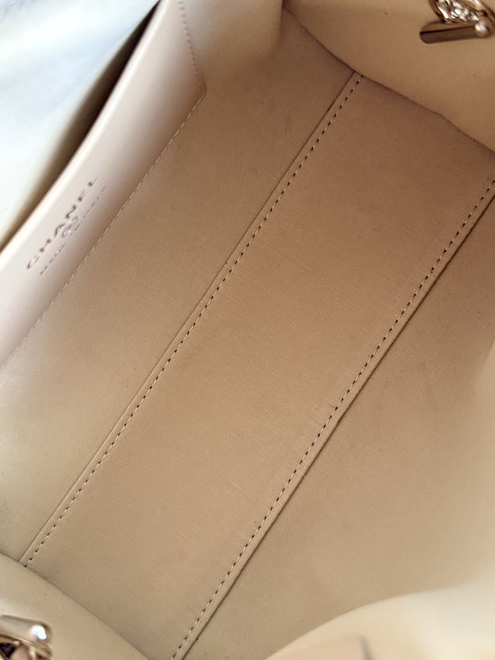 シャネル 新作バッグ 2026 CHANEL 2026年 新作 クラシック チェーンクラッチ ベージュ AP4474-B23292-U7508 シャネルバッグ 人気ランキング - 画像 (5)