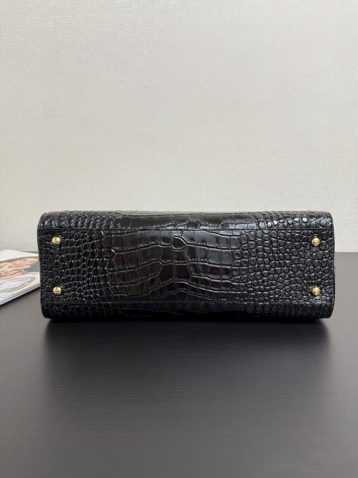 シャネル 新作バッグ 2026 CHANEL スモールショッピングバッグ クロコダイルエンボス ブラック AS6243 B24144 94305 シャネル クロコダイル バッグ - 画像 (6)